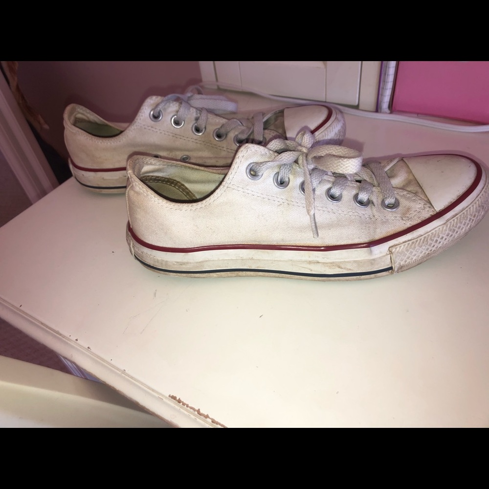 White chuck taylor all star shoes (womens)